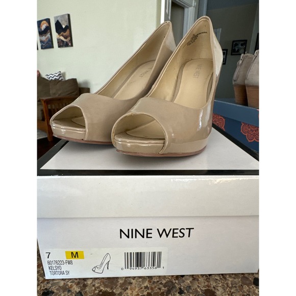 Nine West Women’s peep toe patent leather Size 7 - Picture 2 of 8